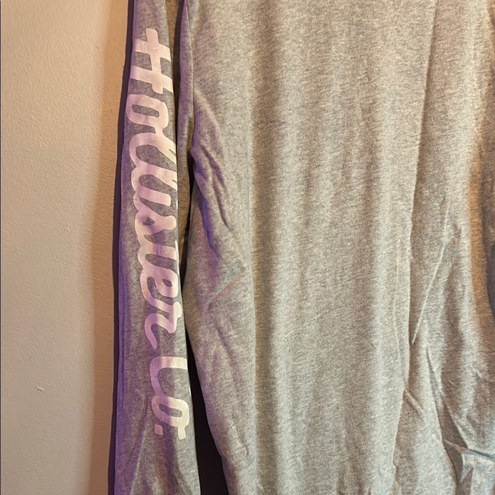 Hollister Heather Gray Crewneck Top - Picture 5 of 10